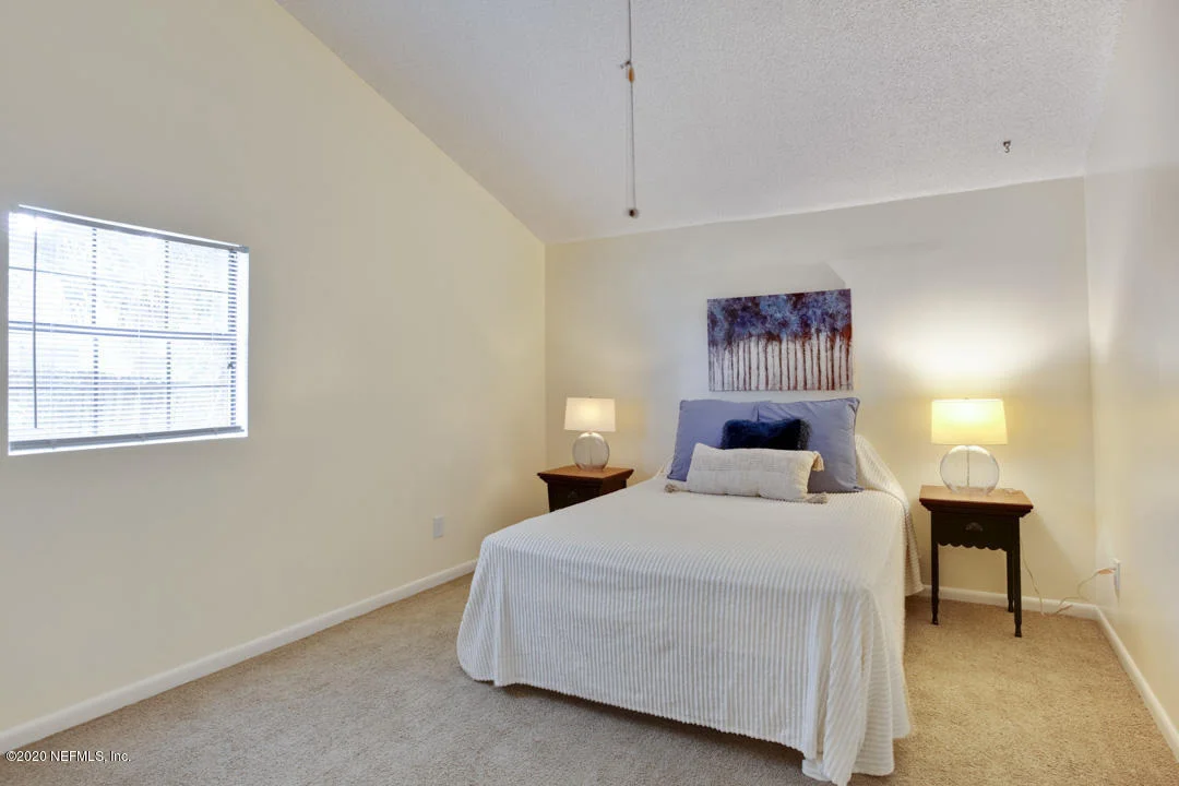Photo of 2428 OAKVIEW Drive