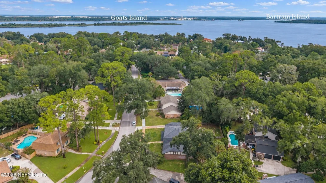 Photo of 4463 RIVER TRAIL Road