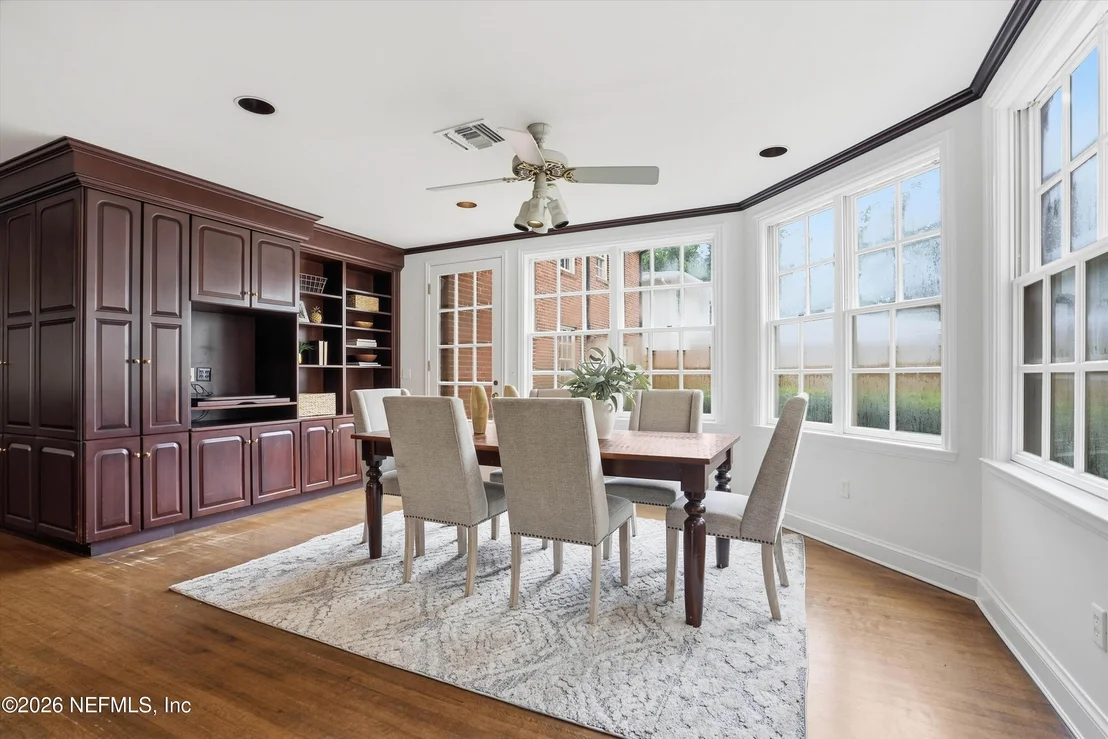 Photo of 959 MAPLE Lane