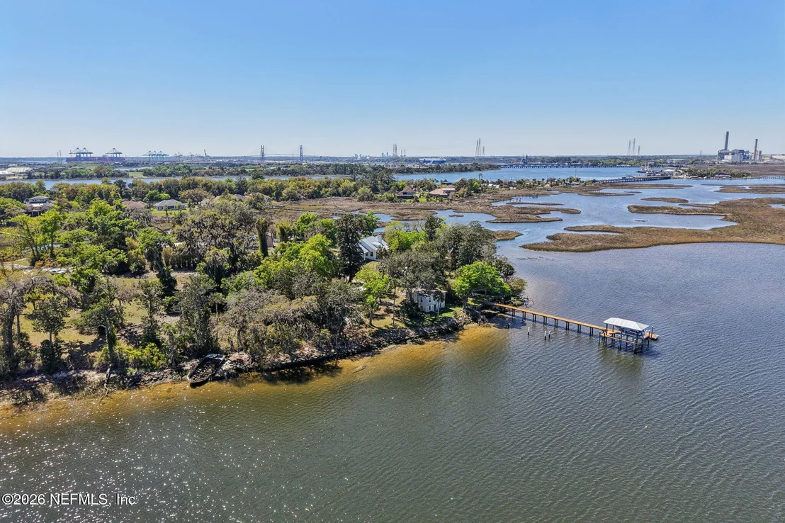 Photo of Unit 17 at 5577 HECKSCHER Drive