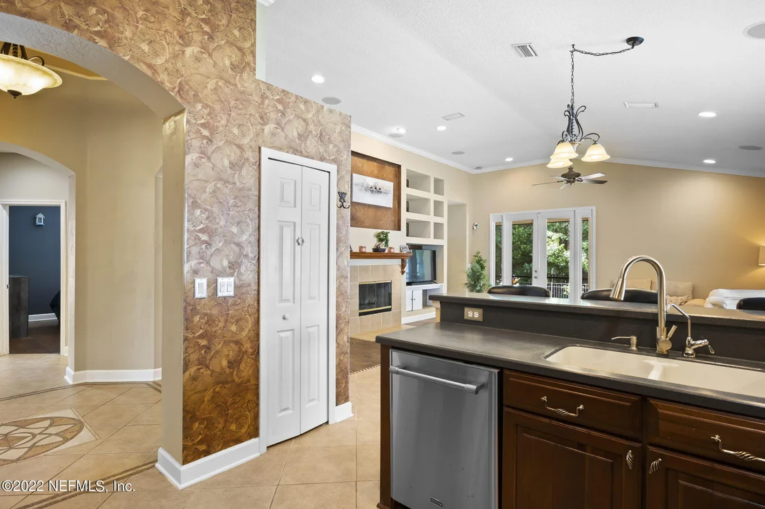 Photo of 65045 RIVER GLEN Parkway