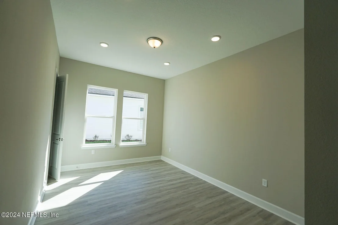 Photo of 387 AMBERWOOD Drive