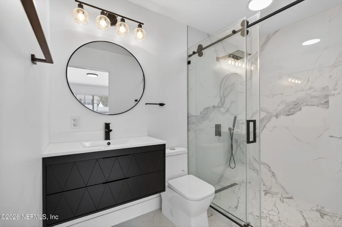 Photo of 1407 GRANDVIEW Drive