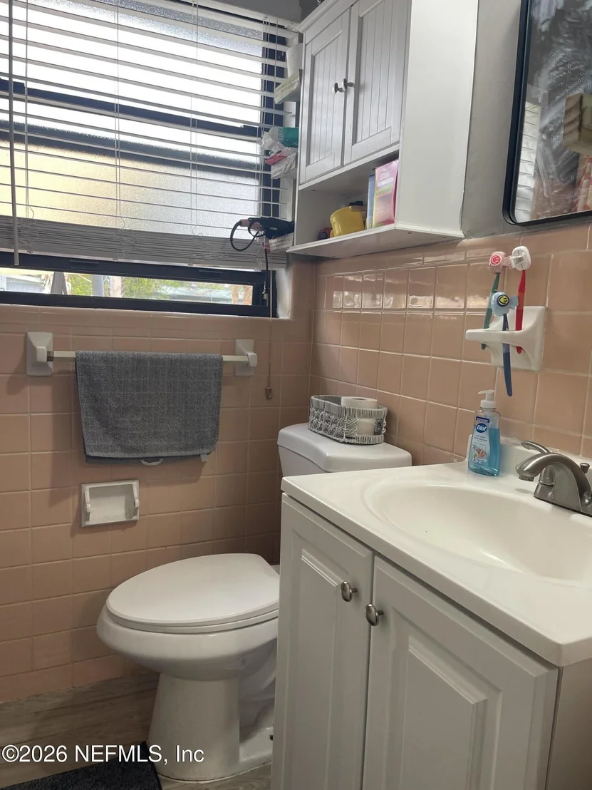 Photo of 2112 DEAN Road