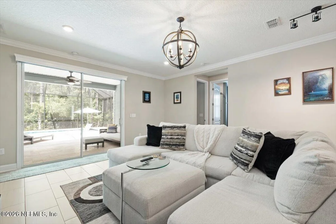 Photo of 472 GLORIETA Drive
