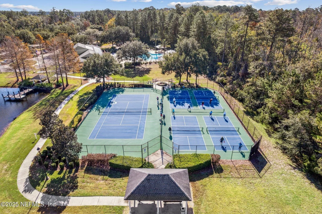 Photo of 85558 FALL RIVER Parkway