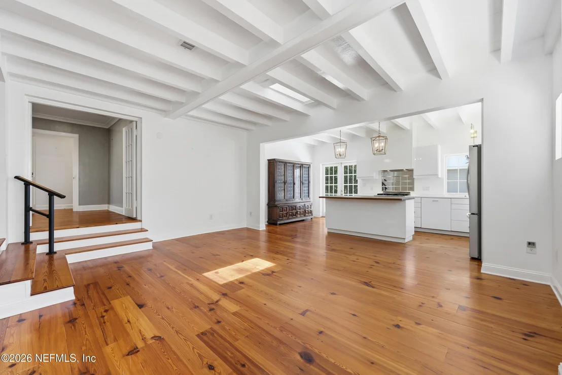 Photo of 1622 AVOCA Place