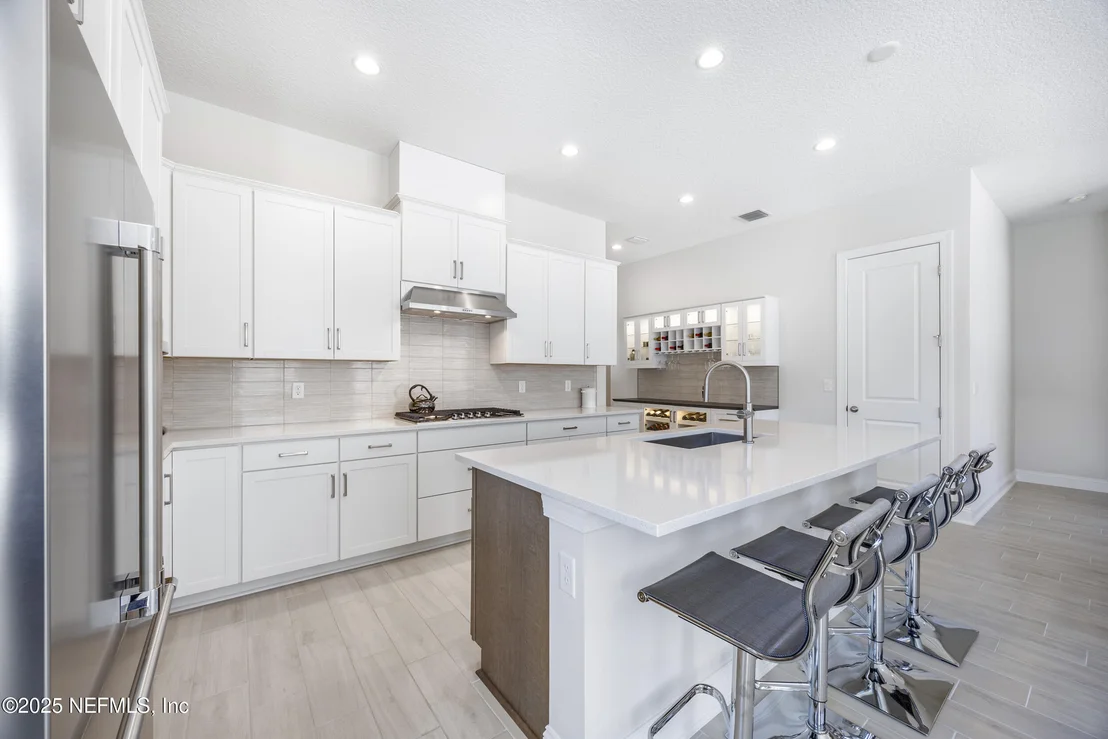 Photo of 9819 FILAMENT Boulevard