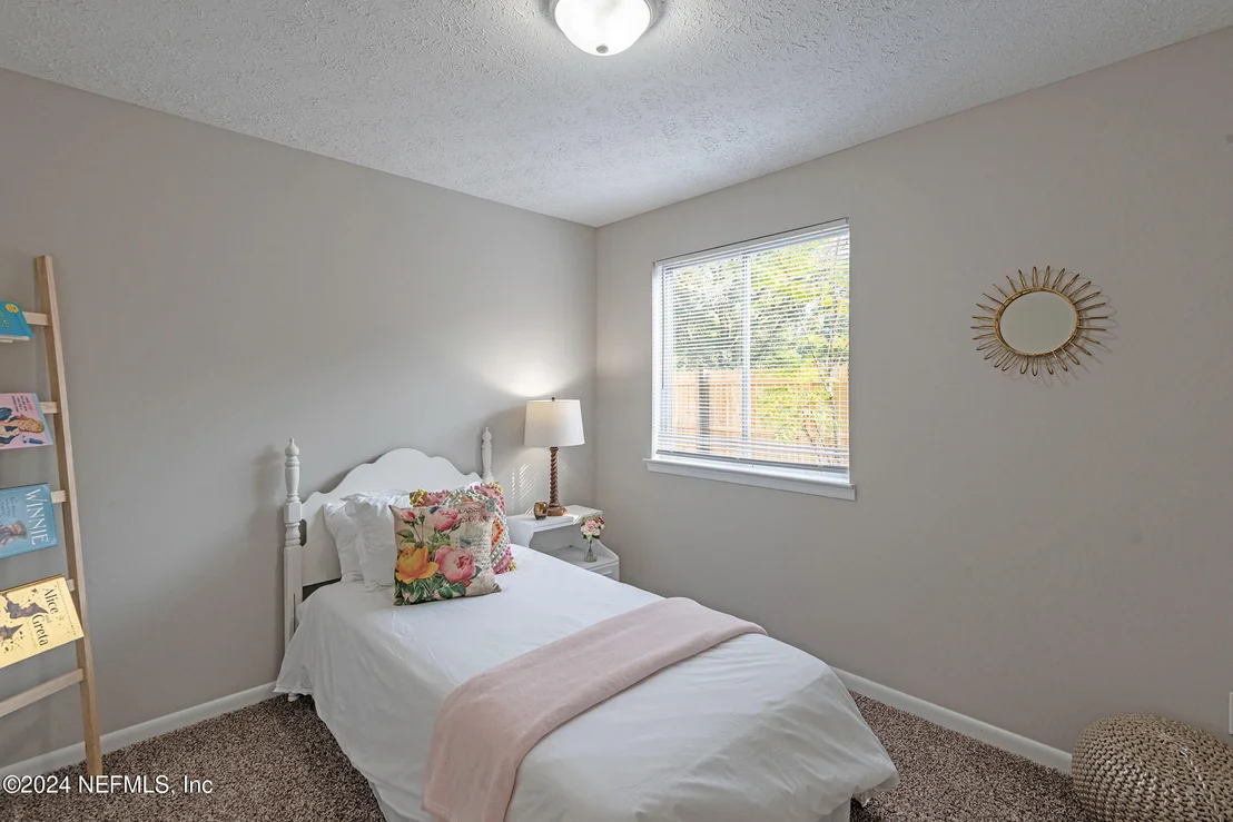 Photo of 7995 SARCEE Trail
