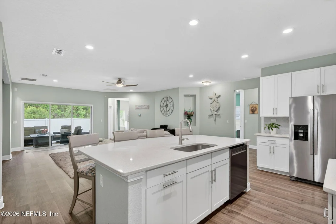 Photo of 604 WILLOW LAKE Drive