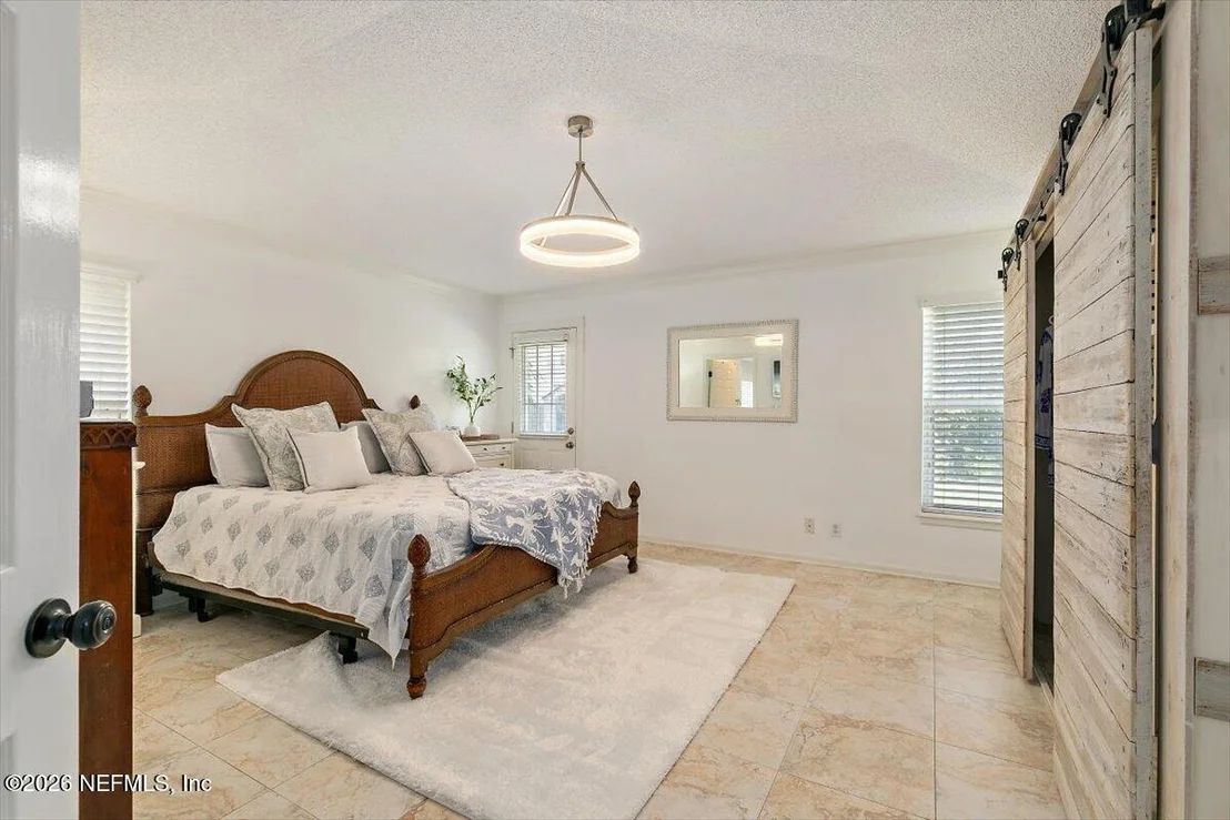 Photo of 525 SUNSET Drive