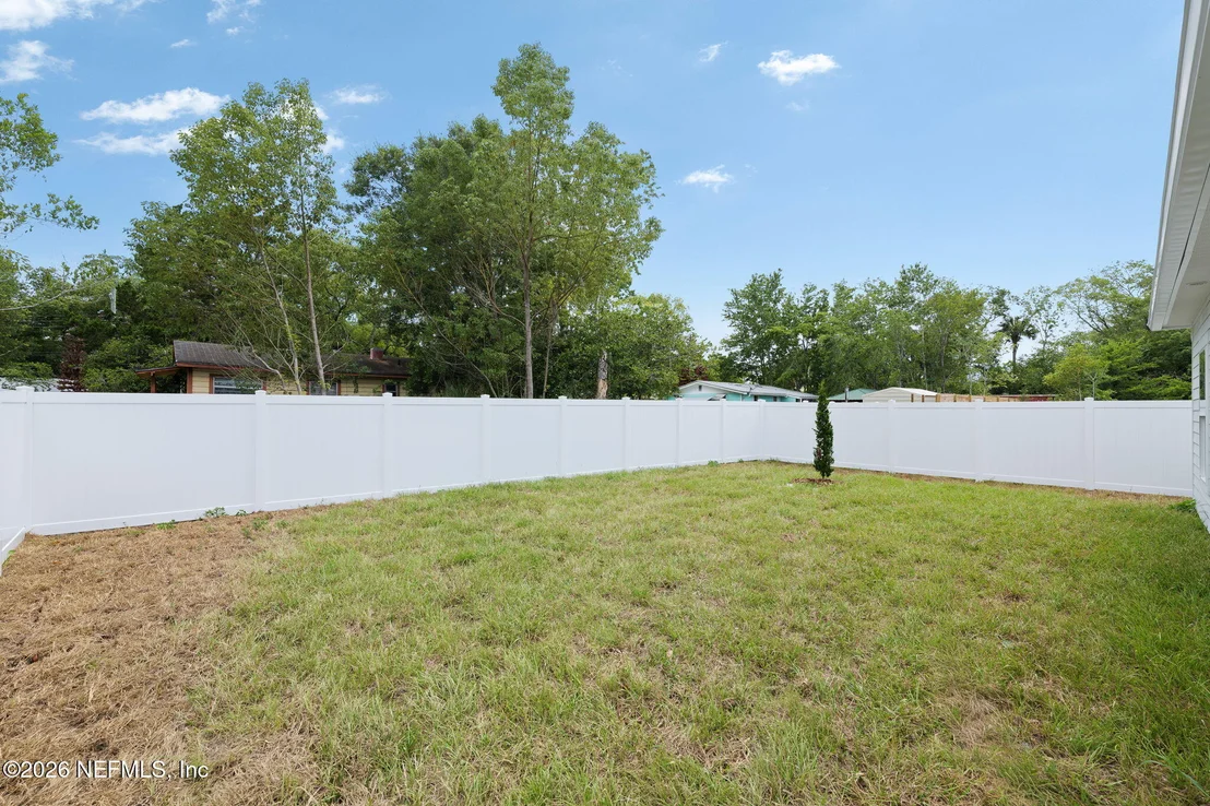 Photo of 882 W 4TH Street