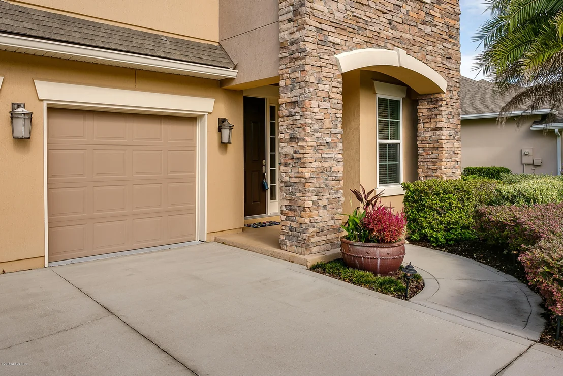 Photo of 2004 BRIDGEWOOD Drive