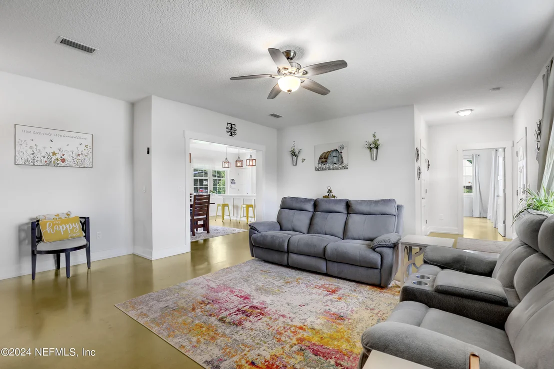 Photo of 540685 LEM TURNER Road