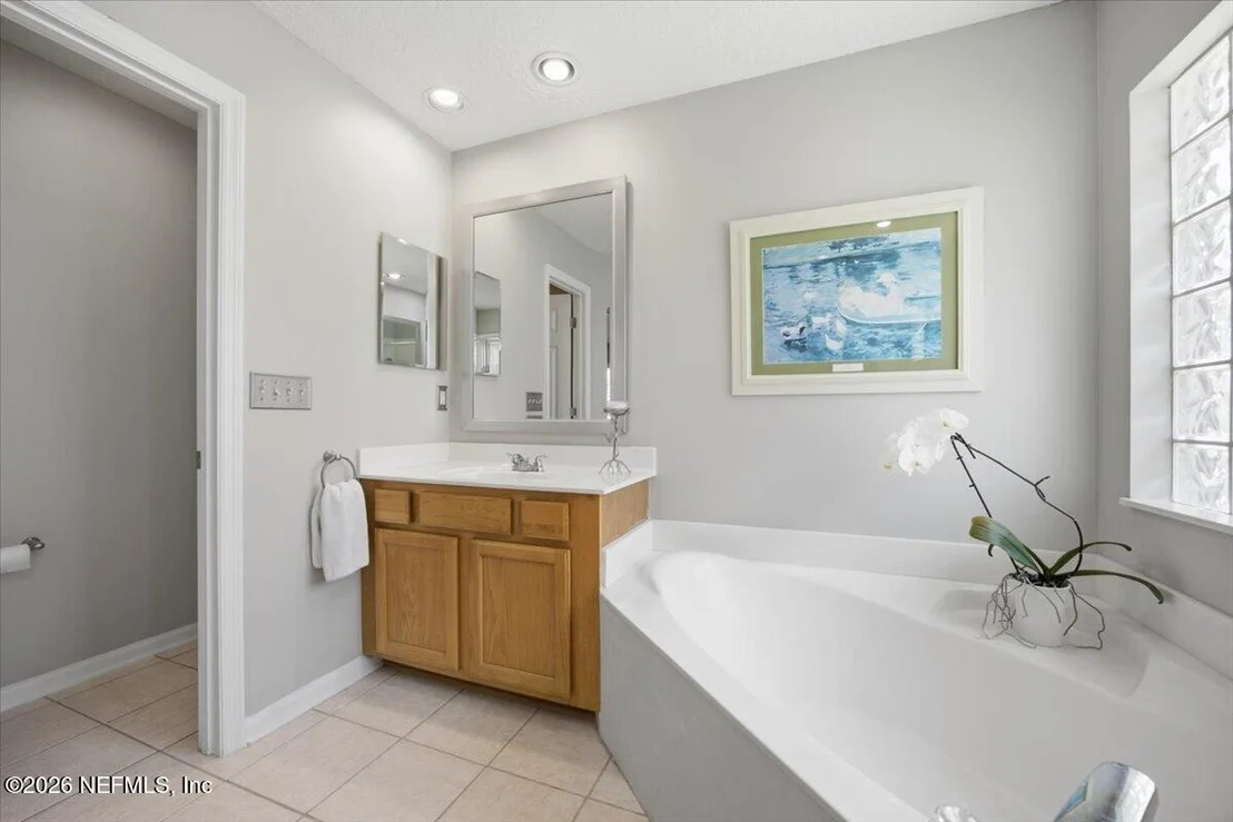Photo of 1204 PARADISE POND Road