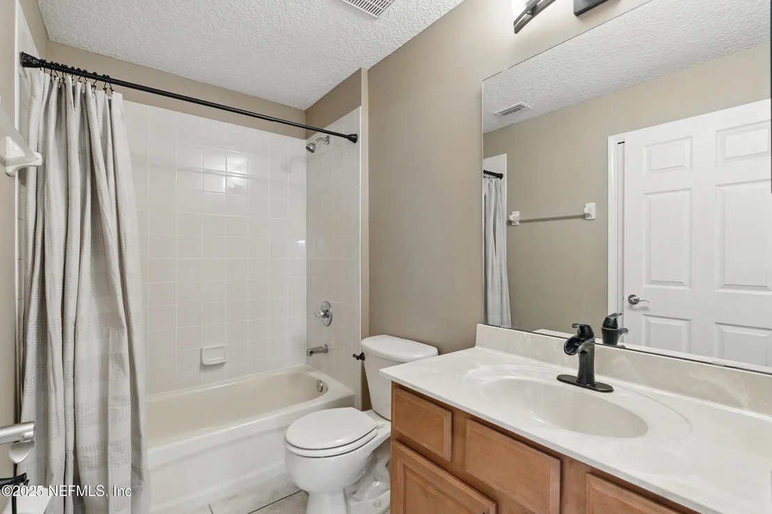 Photo of 187 SILVER GLEN Avenue