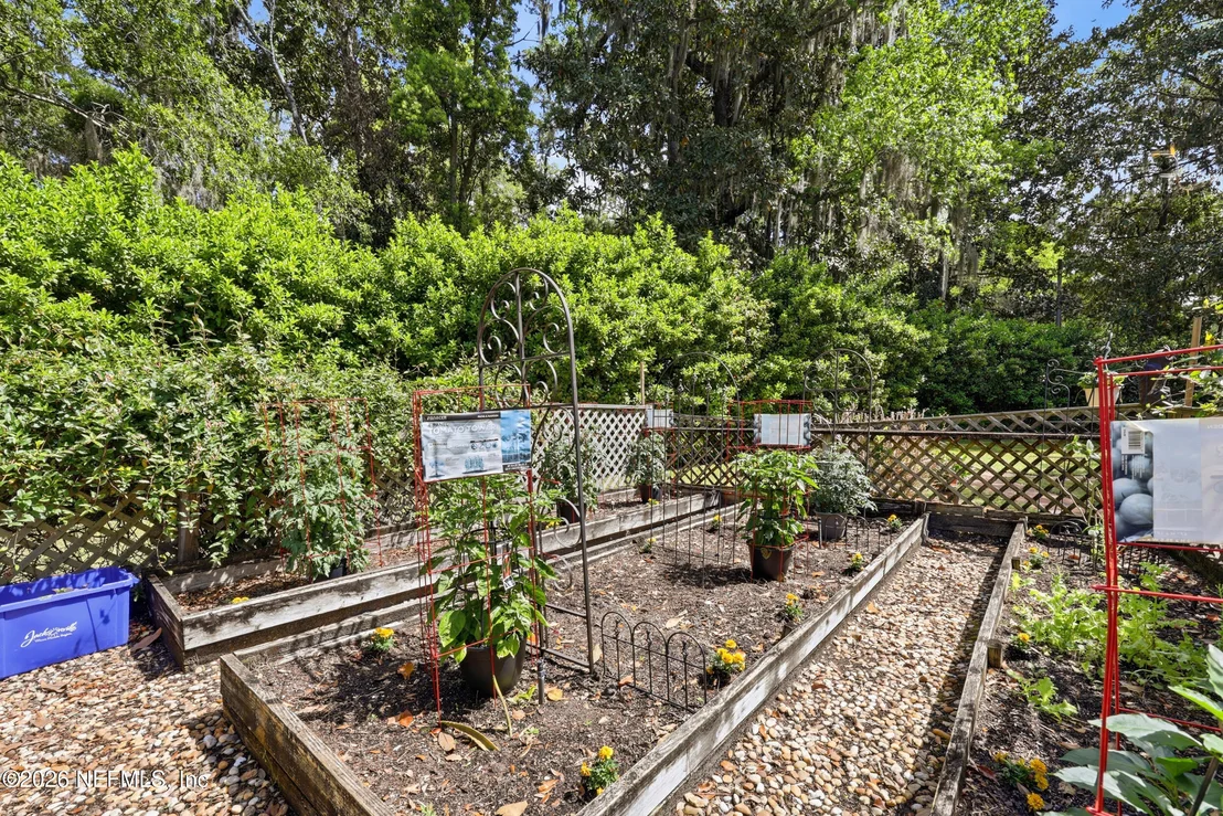 Photo of 13200 MANDARIN Road