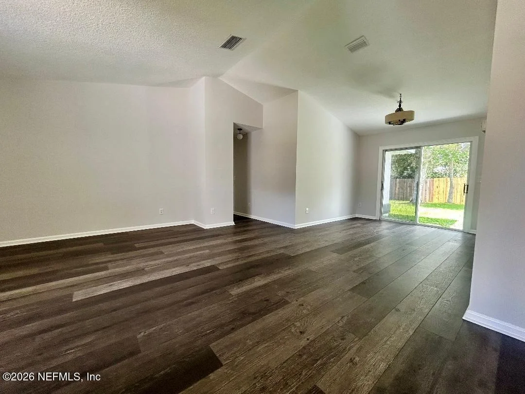 Photo of 702 NIEVES Lane