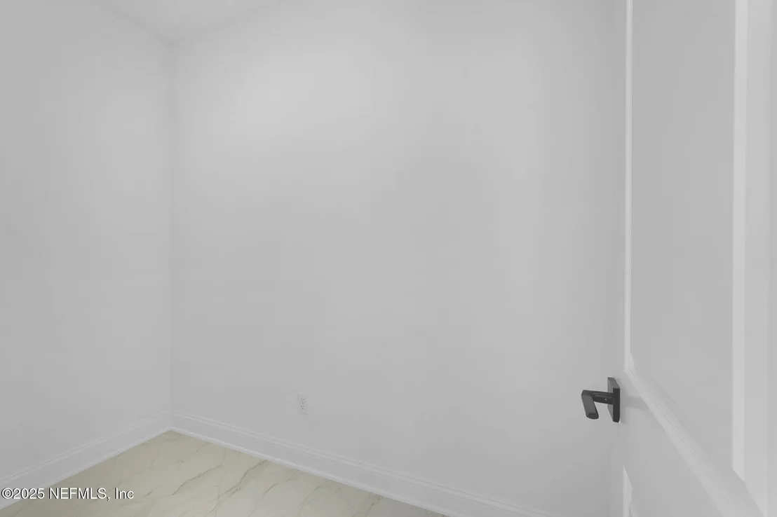 Photo of 299 REFLECTIONS Avenue
