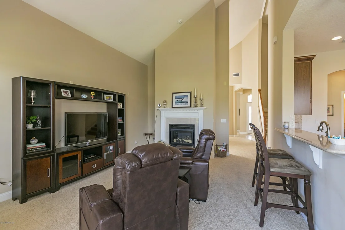 Photo of 404 S HIDDEN TREE Drive