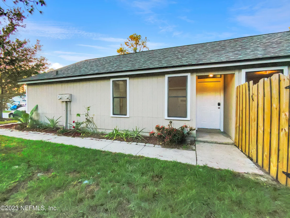 Photo of 85 NAUGATUCK Drive