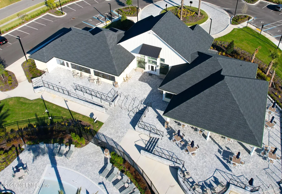 Photo of 75610 PONDSIDE Lane