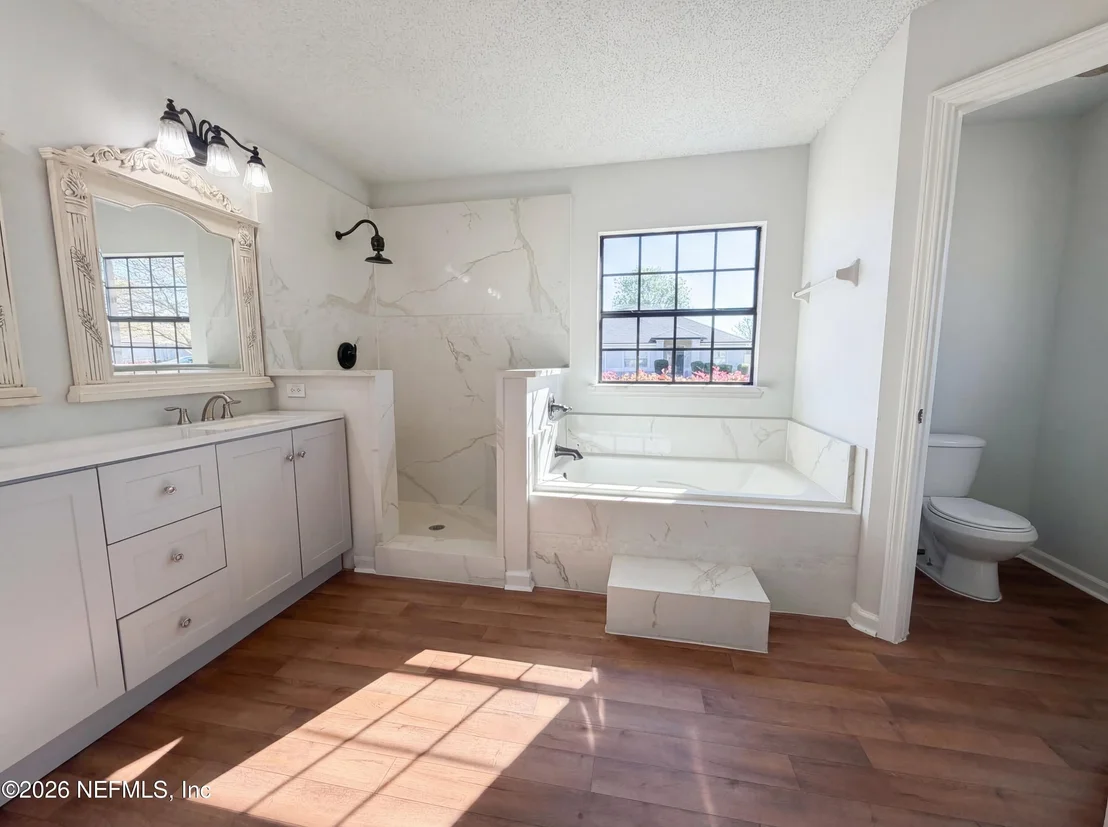 Photo of 585 THORNBERRY Road