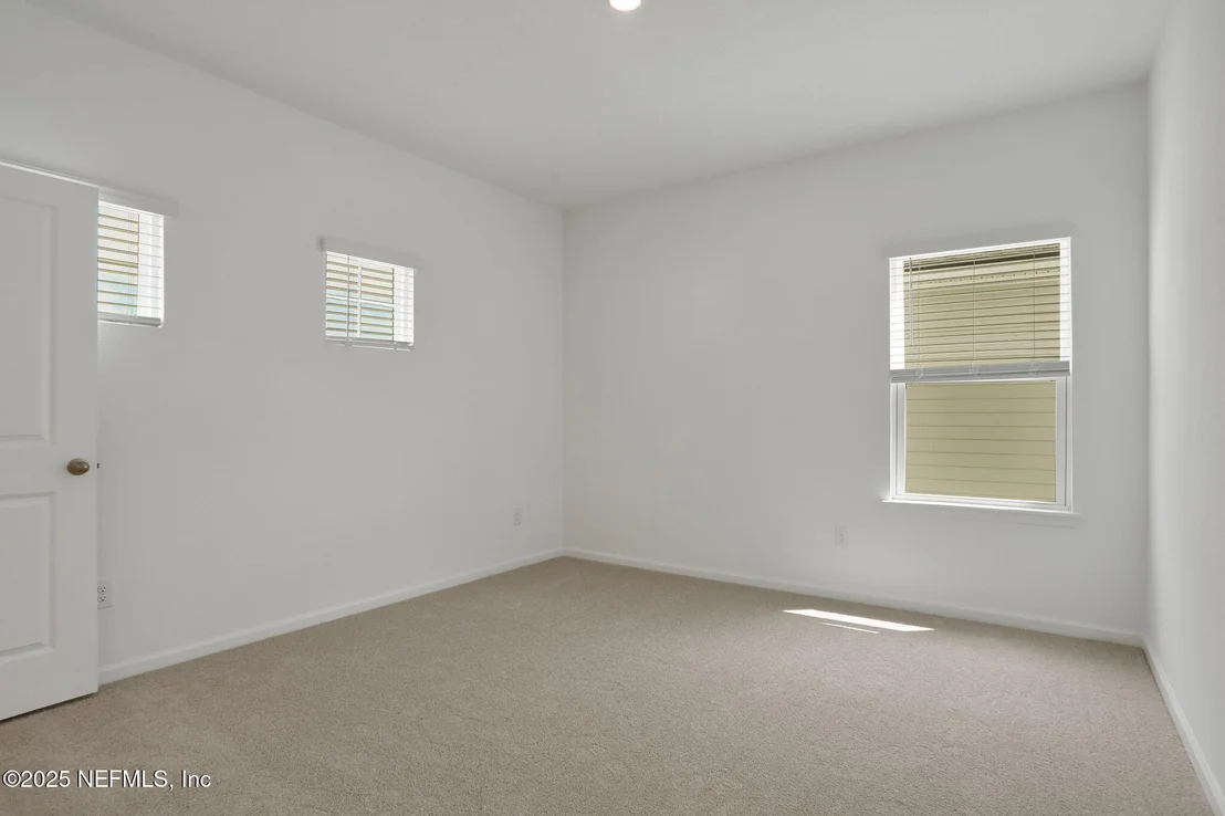 Photo of 643 FARMFIELD Drive