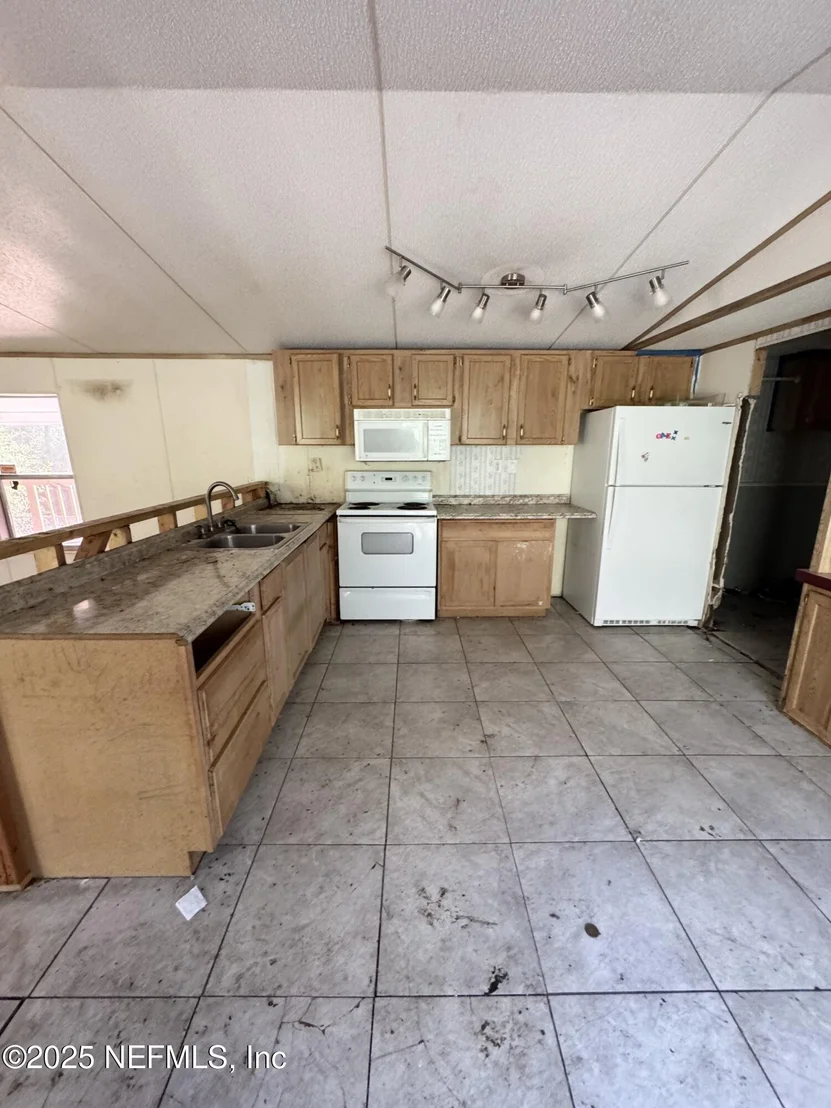 Photo of 6460 ALINE Road