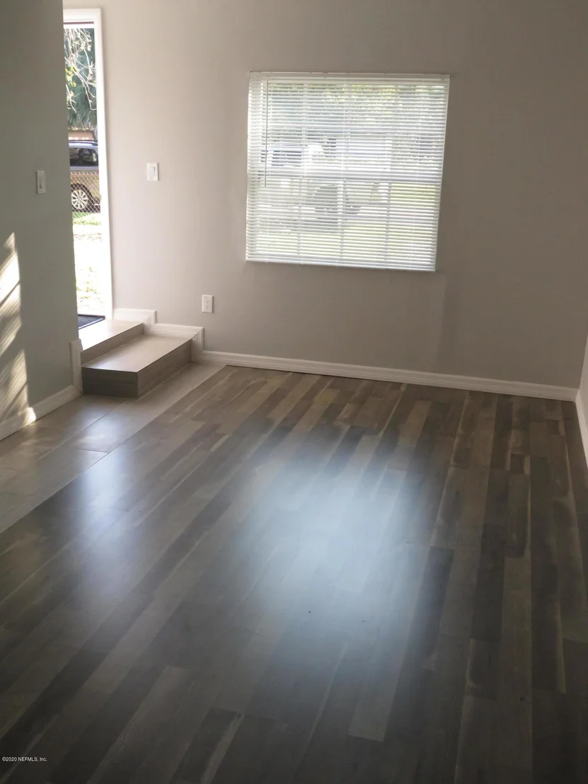 Photo of 1712 ST CLAIR Street