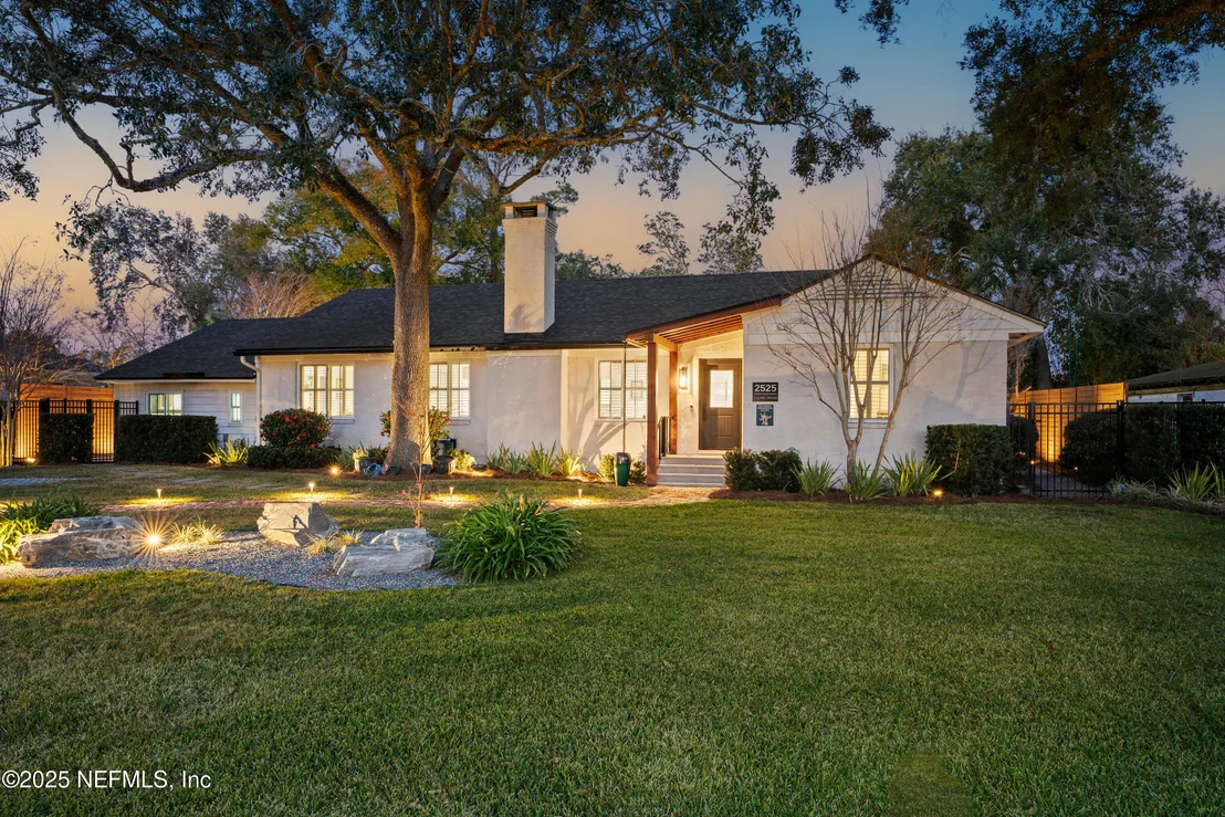 Photo of 2525 LAUREL Road