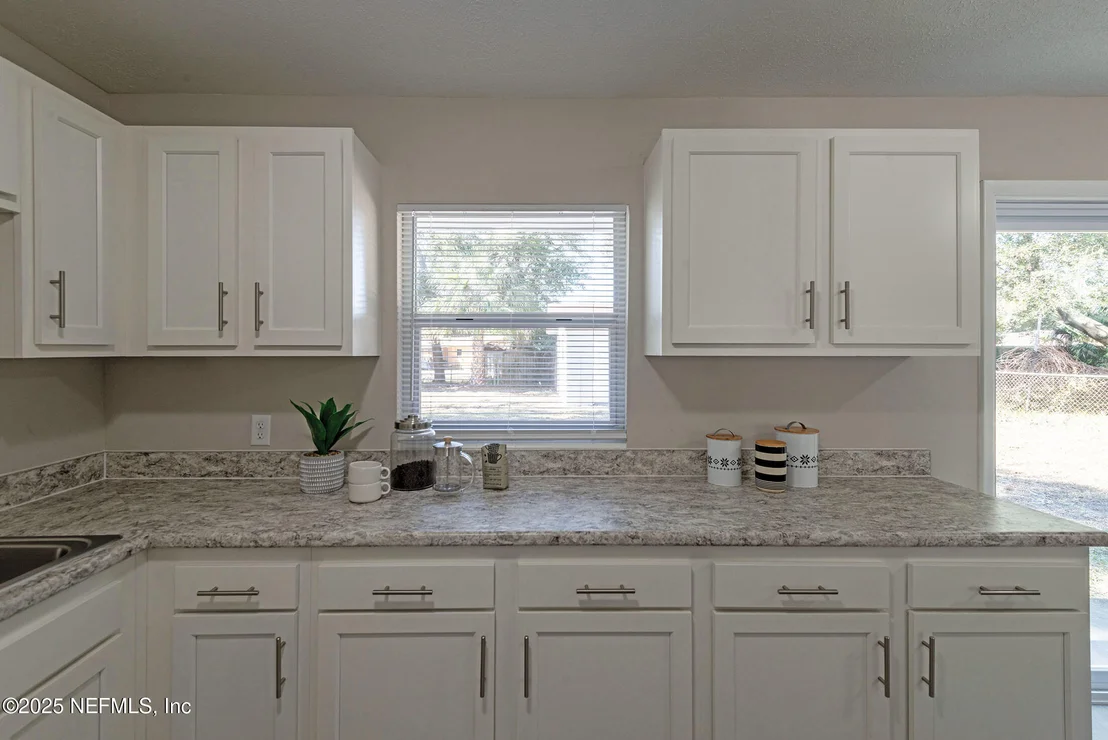 Photo of 2528 LANSDOWNE Drive