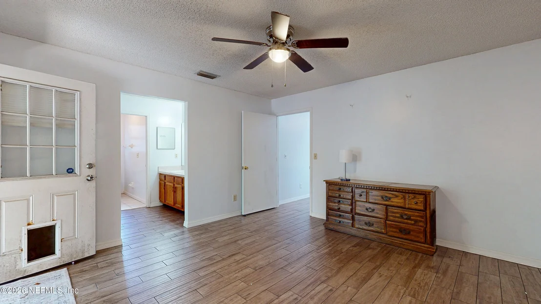 Photo of 877 JACKSON Road