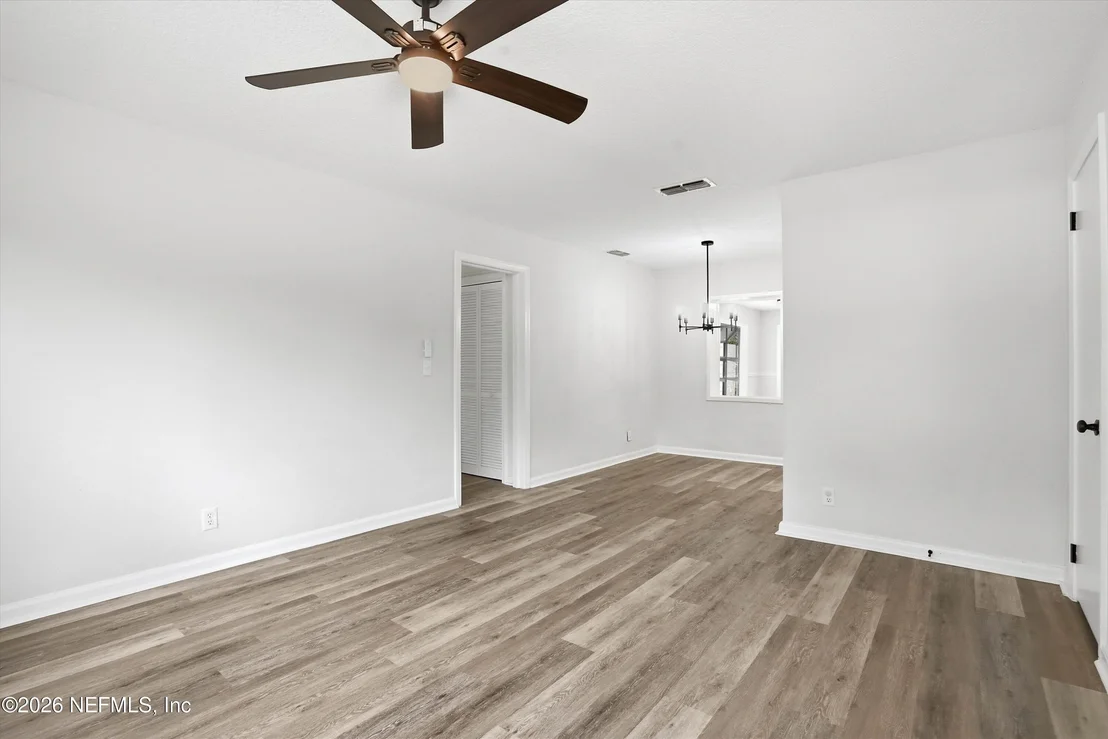 Photo of 1138 HALIFAX Road