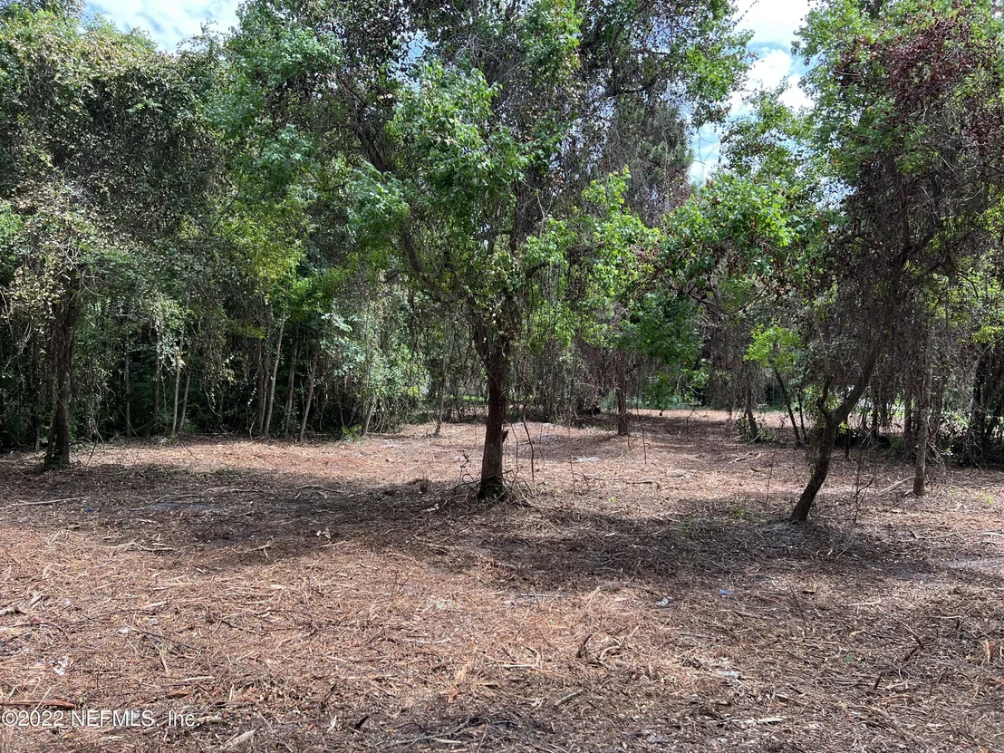 Photo of 4070 HONEYSUCKLE Circle
