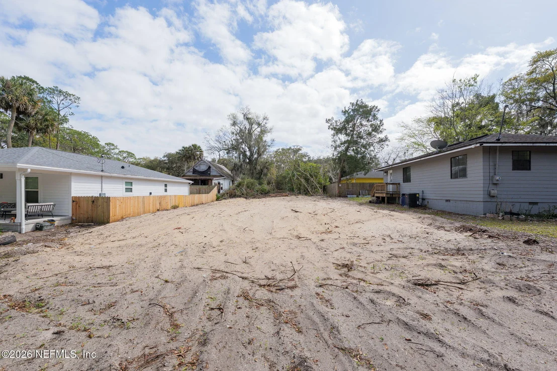 Photo of 587 JULIA Street