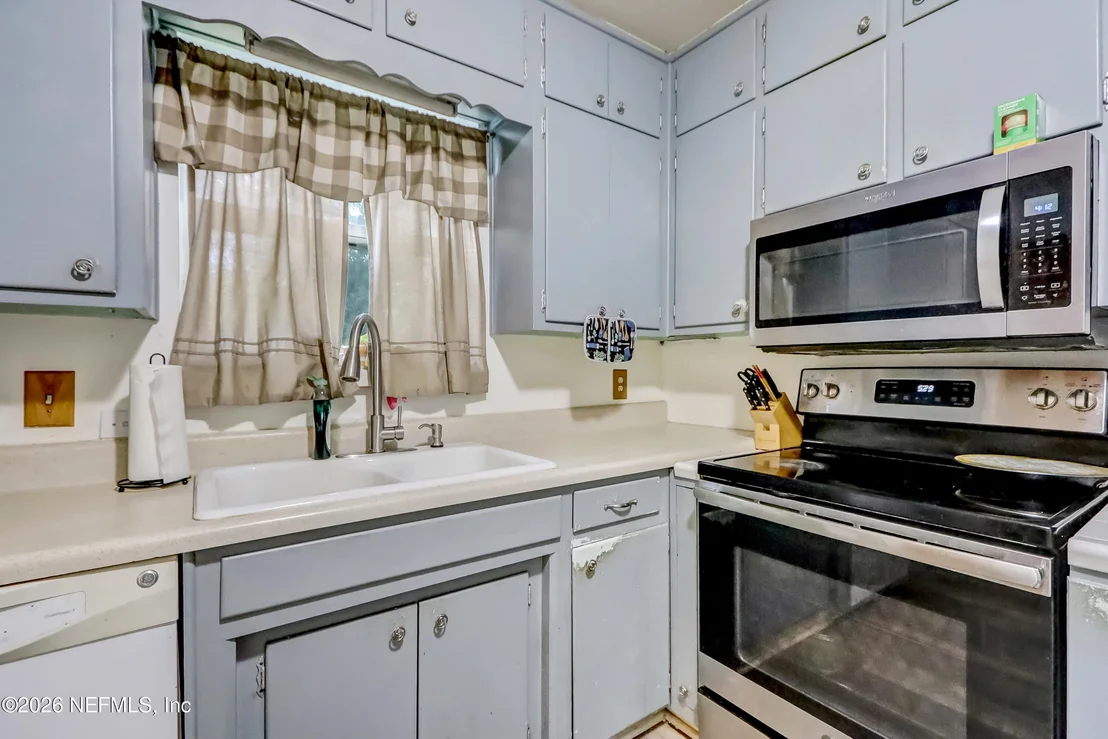 Photo of 3483 THORNHILL Drive