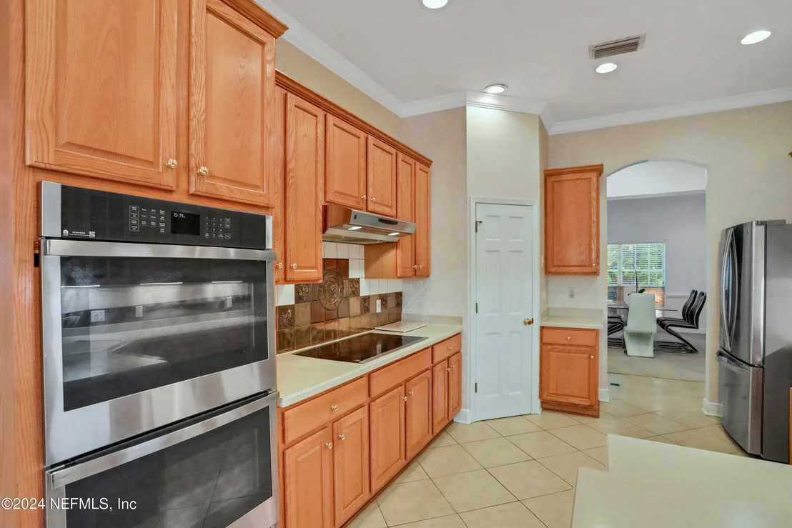 Photo of 225 CLEARLAKE Drive