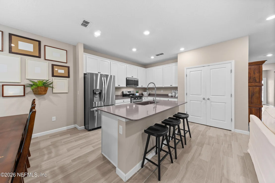 Photo of 105 BLOOMFIELD Way
