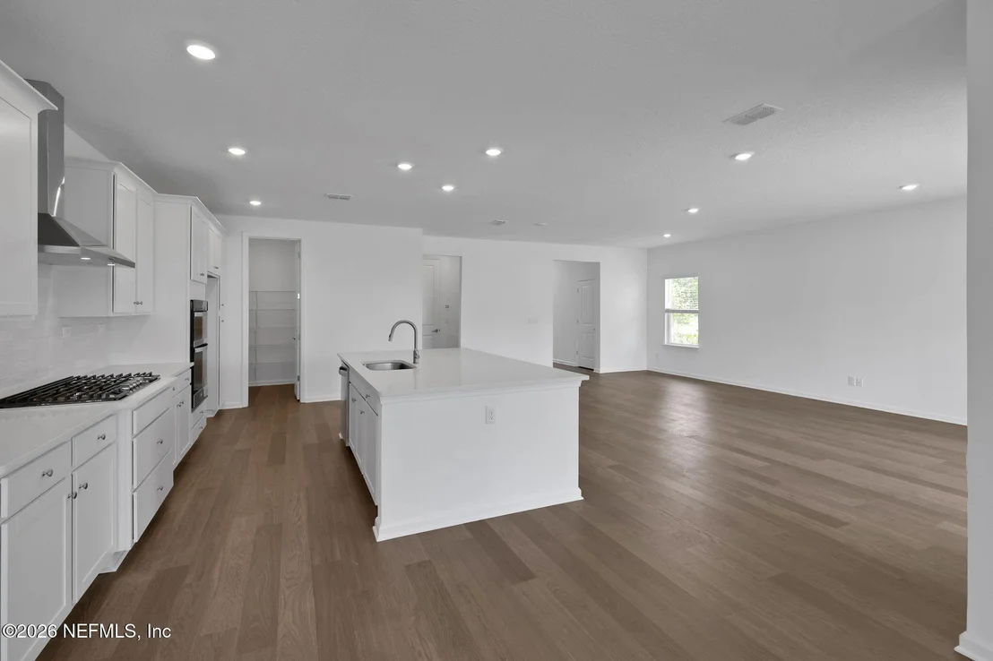 Photo of 565 FARMFIELD Drive