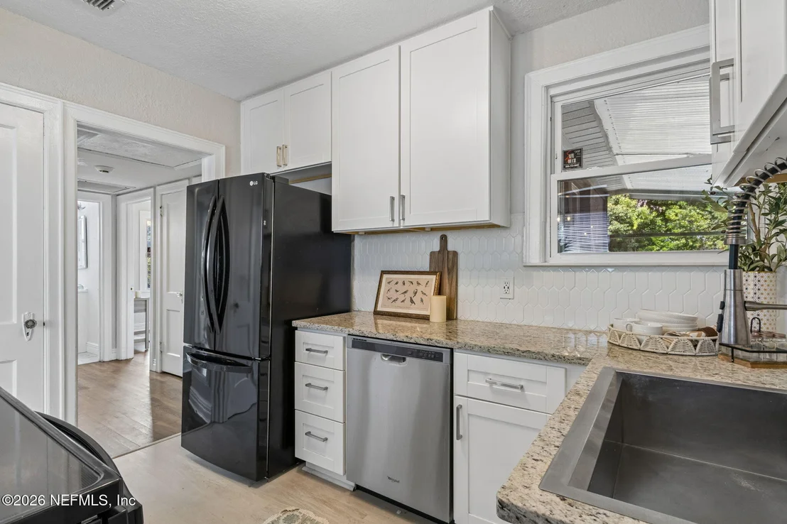 Photo of 2246 REDFERN Road