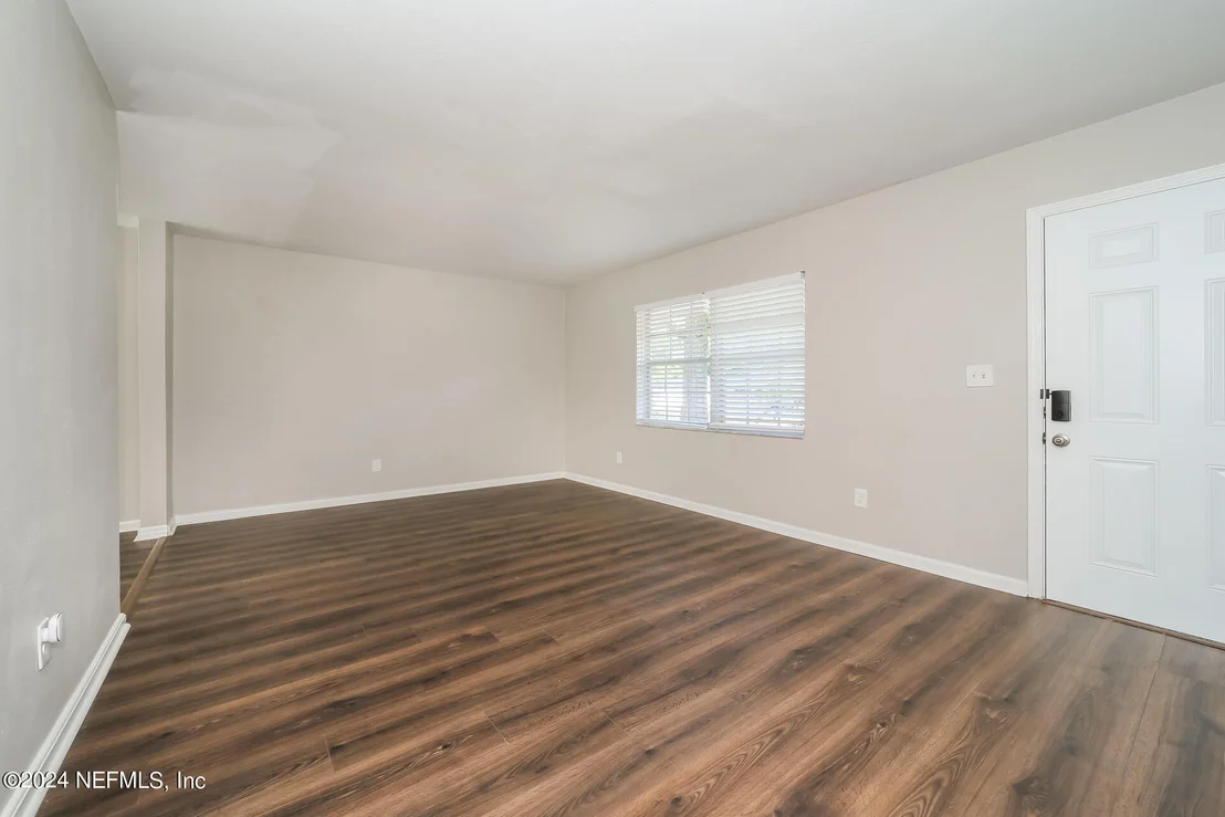 Photo of 5635 CRESTVIEW Road