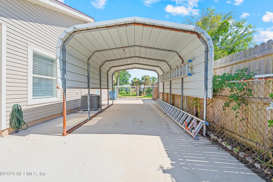 Photo of 7047 RIVERCREST Drive