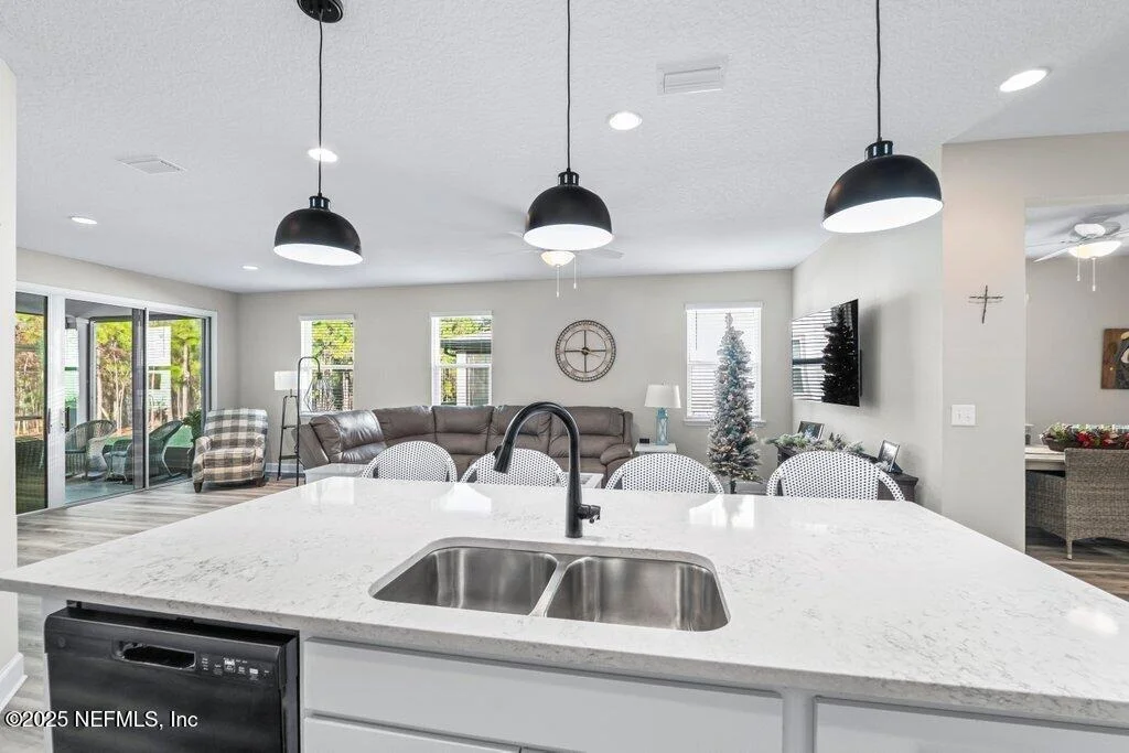 Photo of 1917 AMBERLY Drive