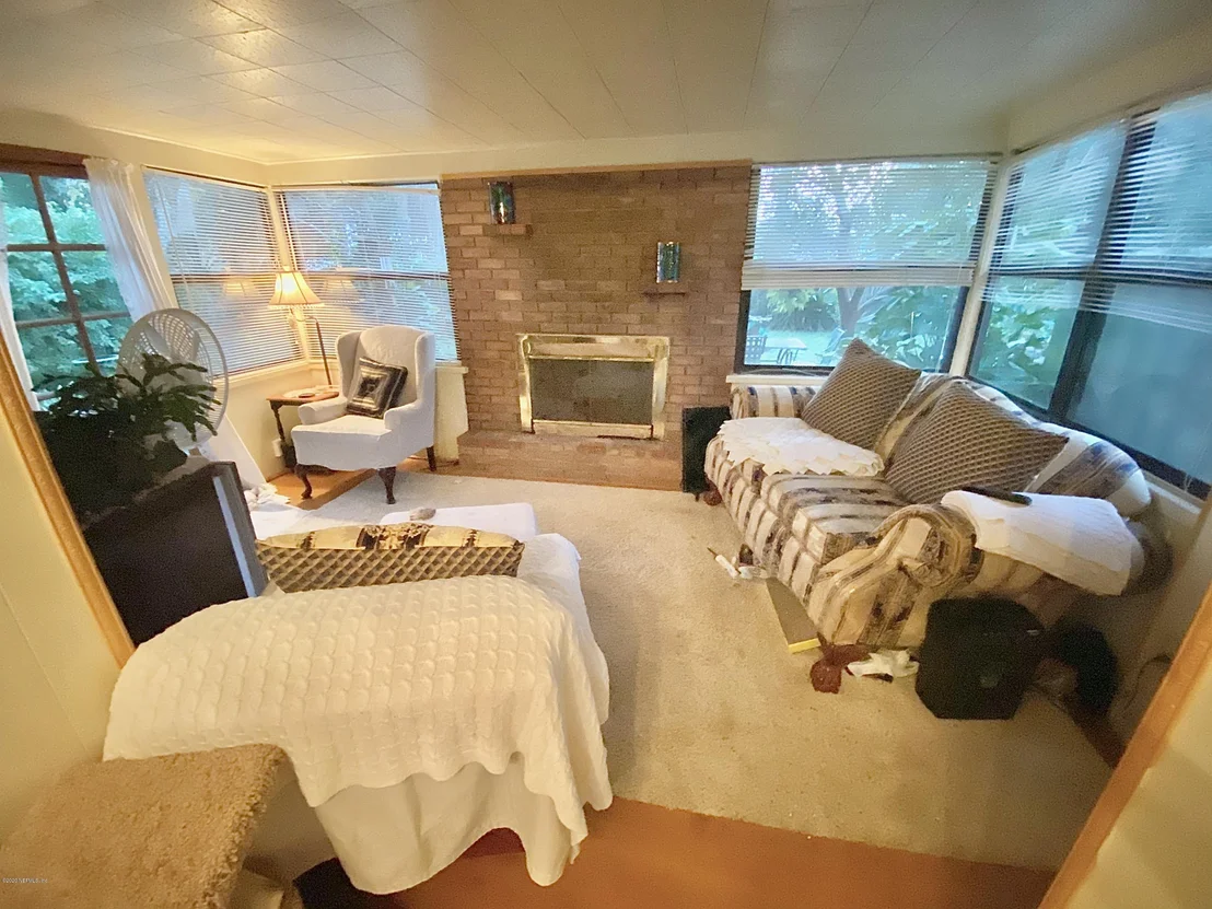 Photo of 826 LEAFY Lane