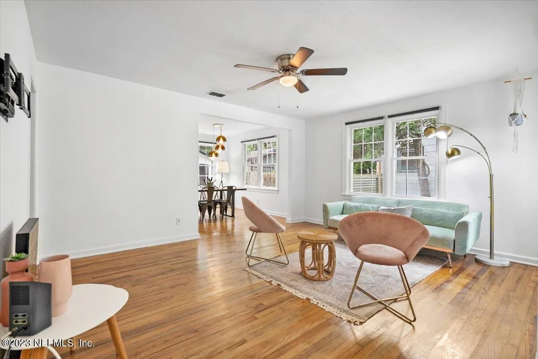 Photo of 4632 CRESCENT Street