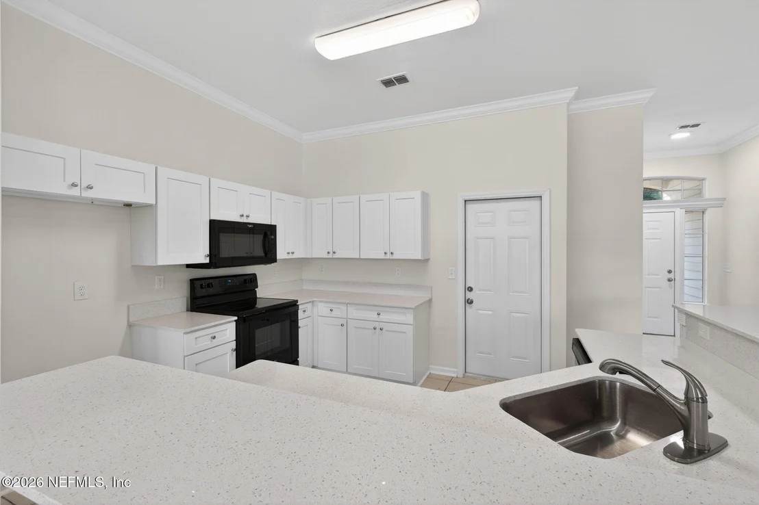 Photo of 121 E NOTTINGHAM Drive