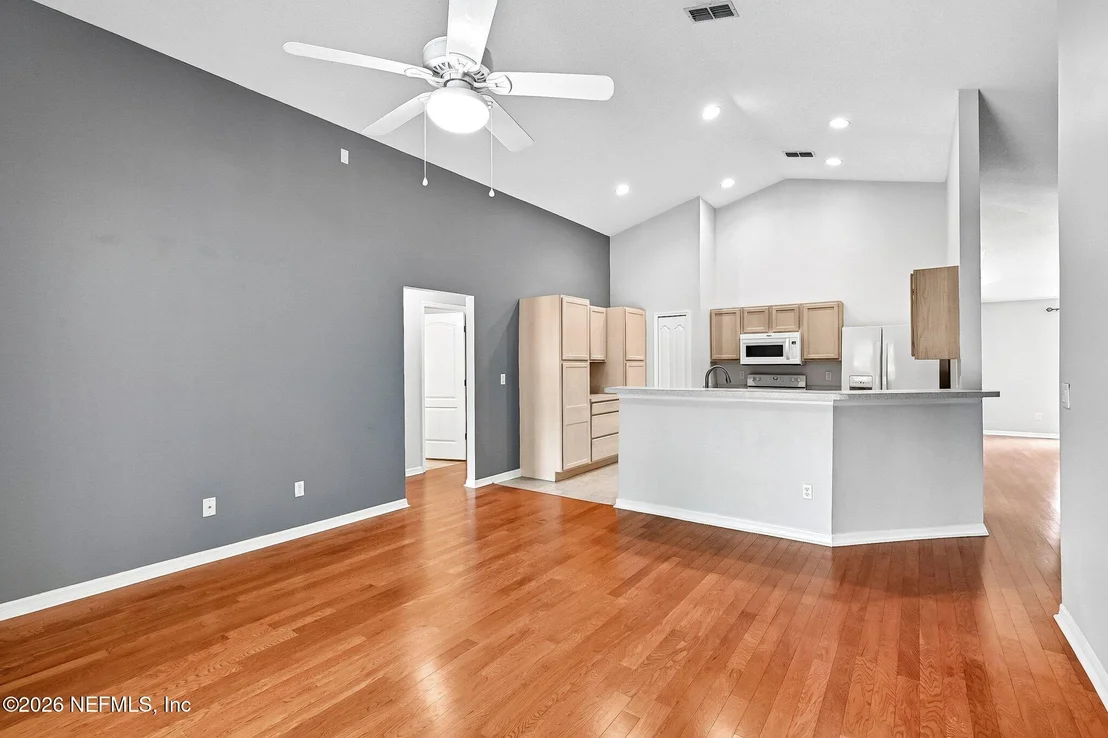 Photo of 912 BUTTERCUP Drive
