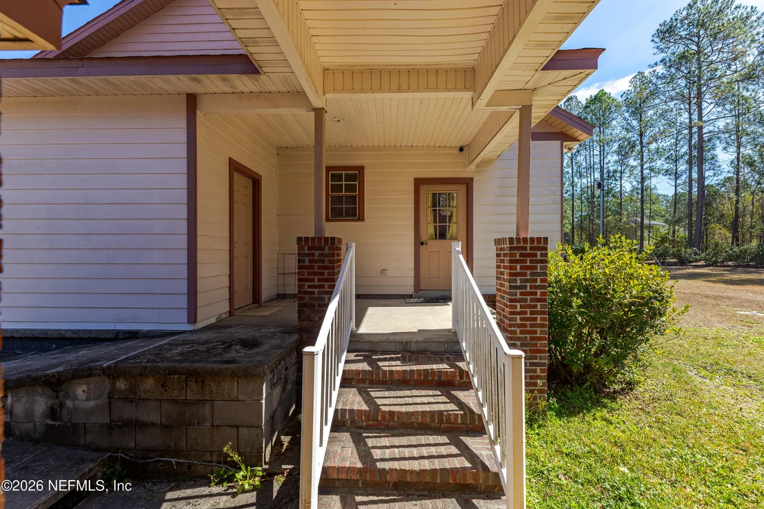 Photo of 8404 NESBITT Road