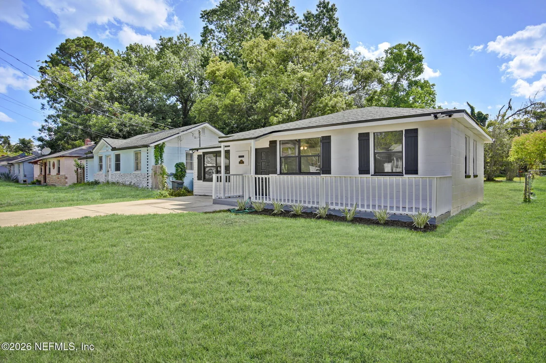Photo of 2425 HOLMES Street